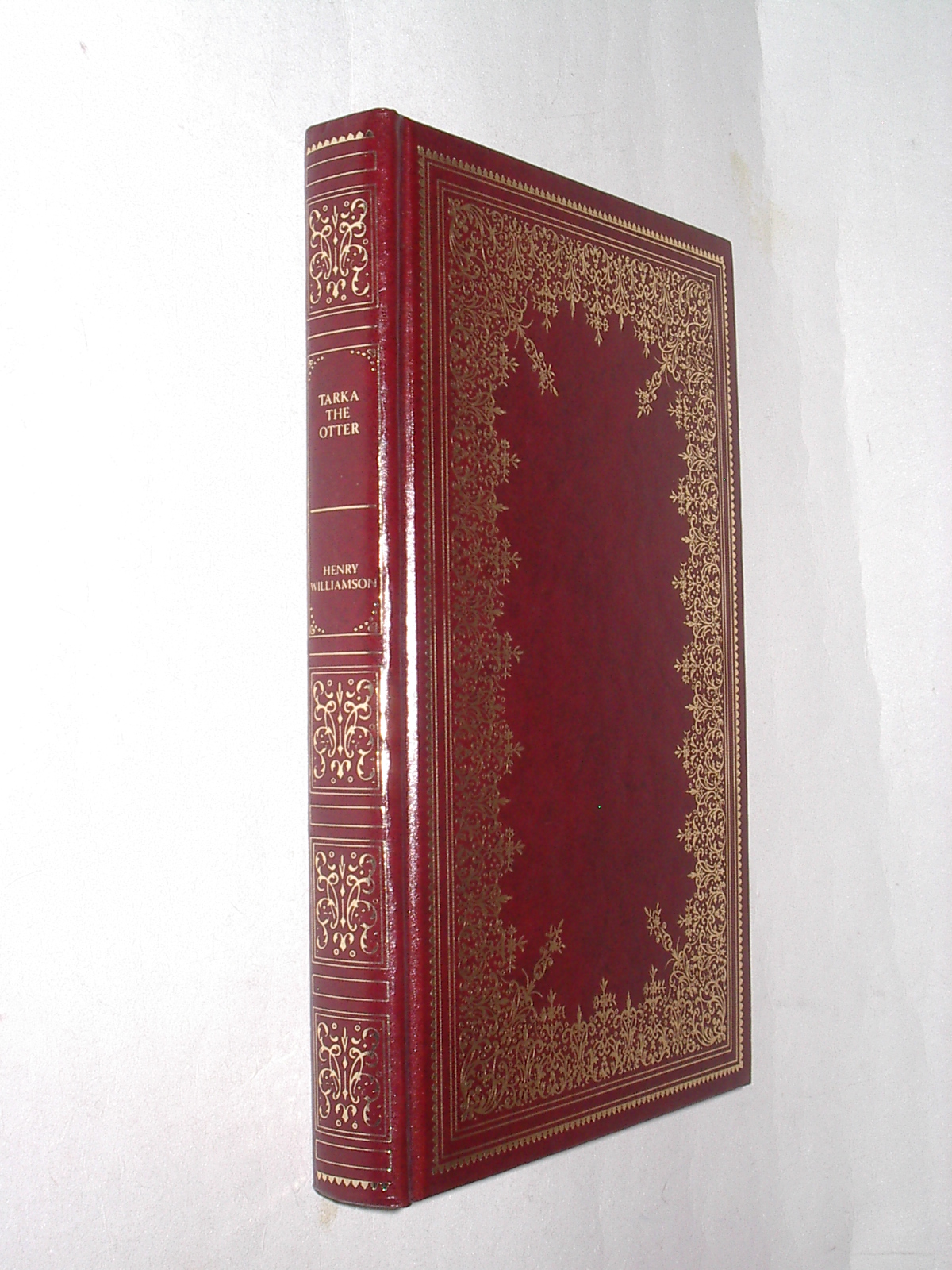 Tarka The Otter Henry Williamson Guild 1982 - HC Books